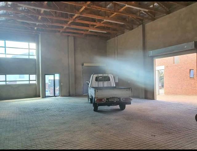 165M² WAREHOUSE TO LET IN ROCKY DRIFT
